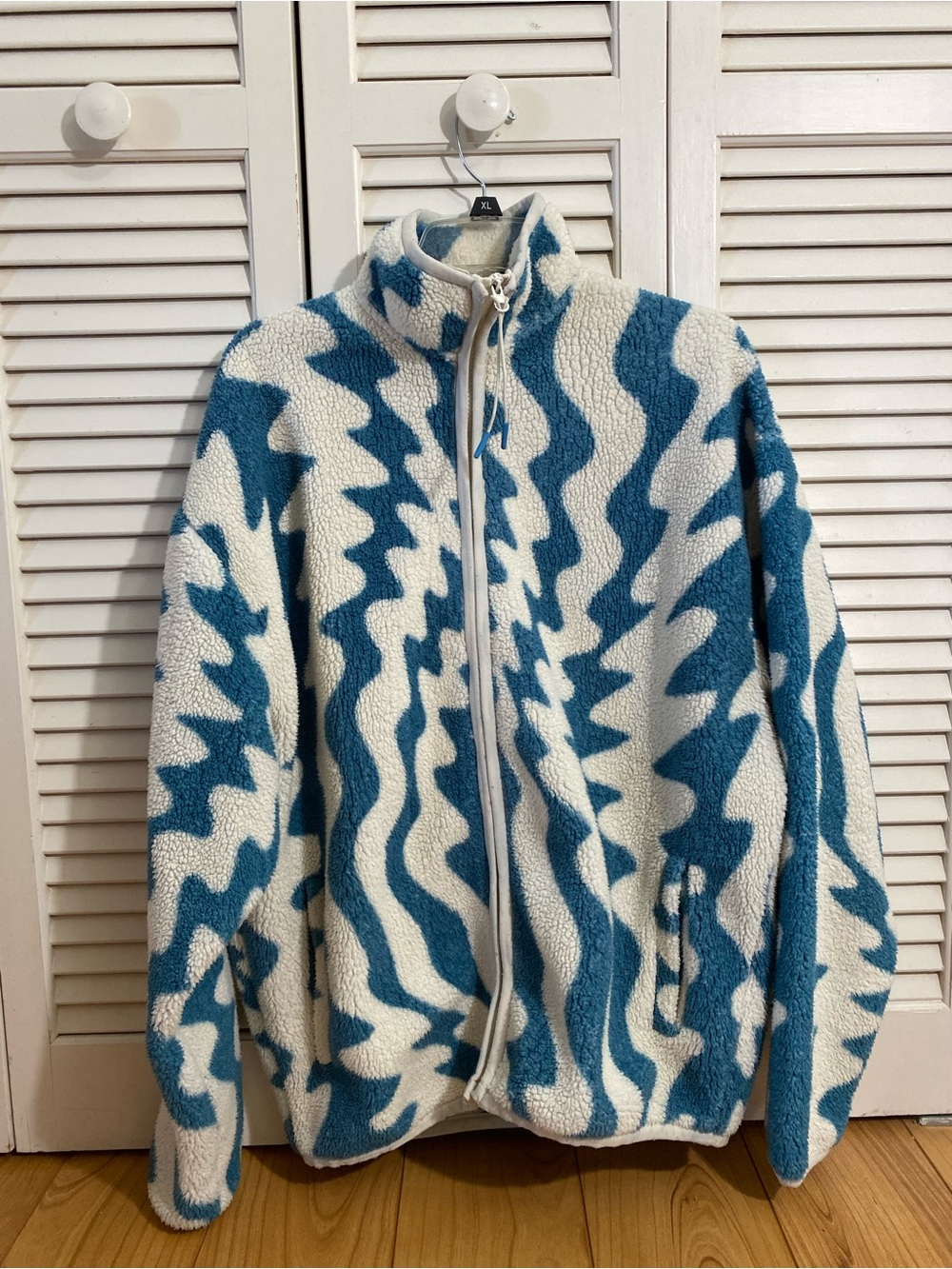 ASOS design wavy Men's Teal and Cream Sherpa